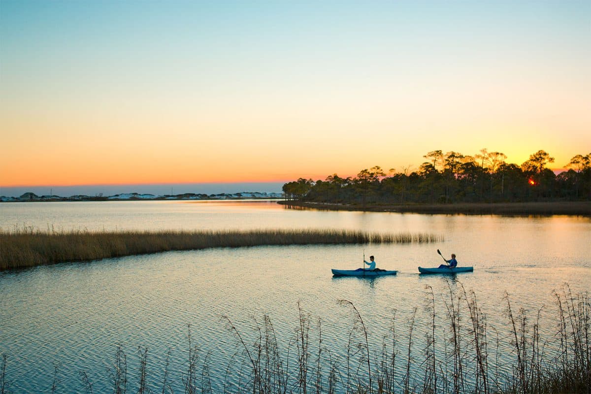 Paddleboarding & kayaking on Eastern Lake