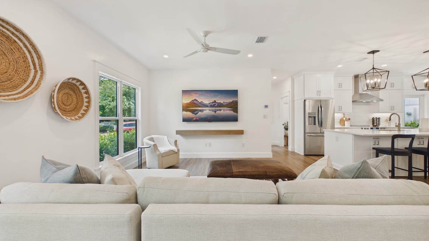 Living Room photo 3
