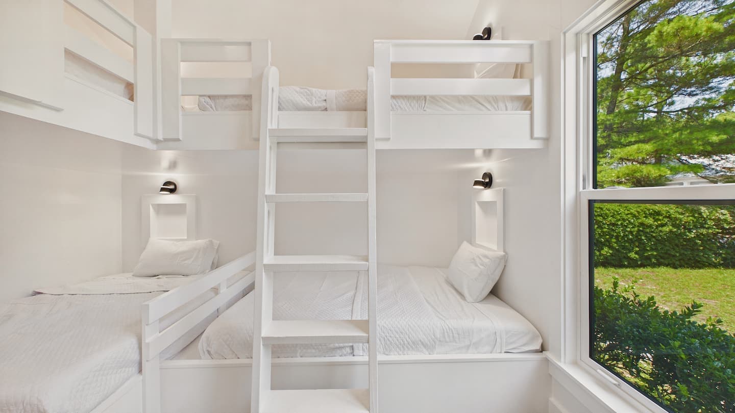 Bedrooms photo 9