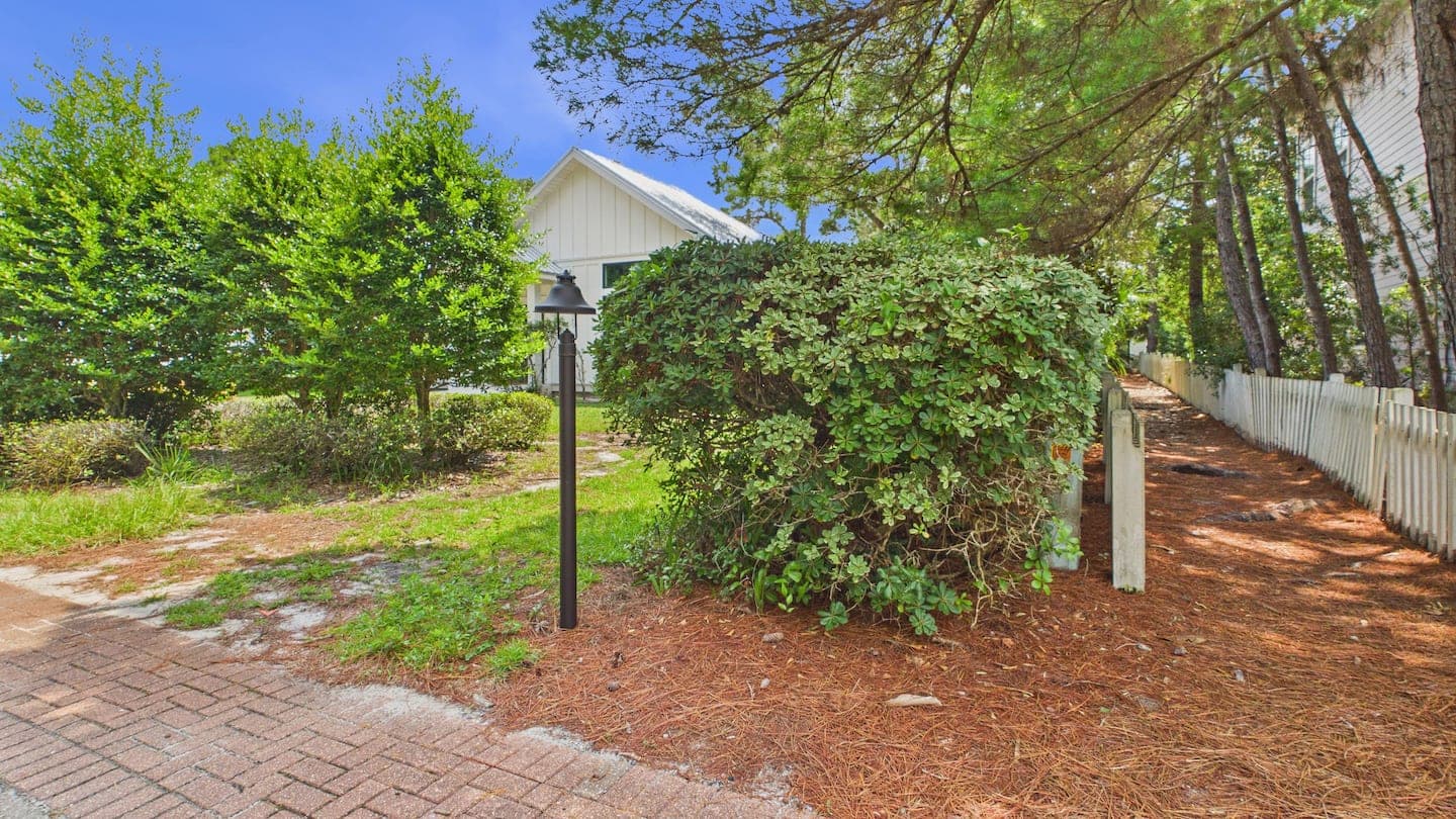 Exterior photo 13