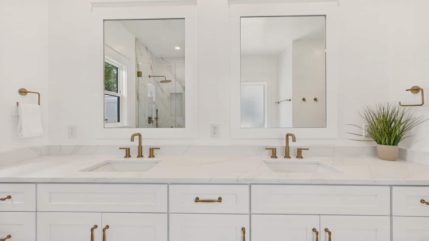 Bathrooms photo 2