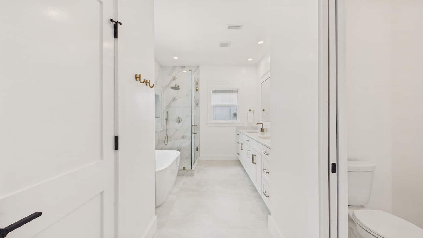 Bathrooms photo 5